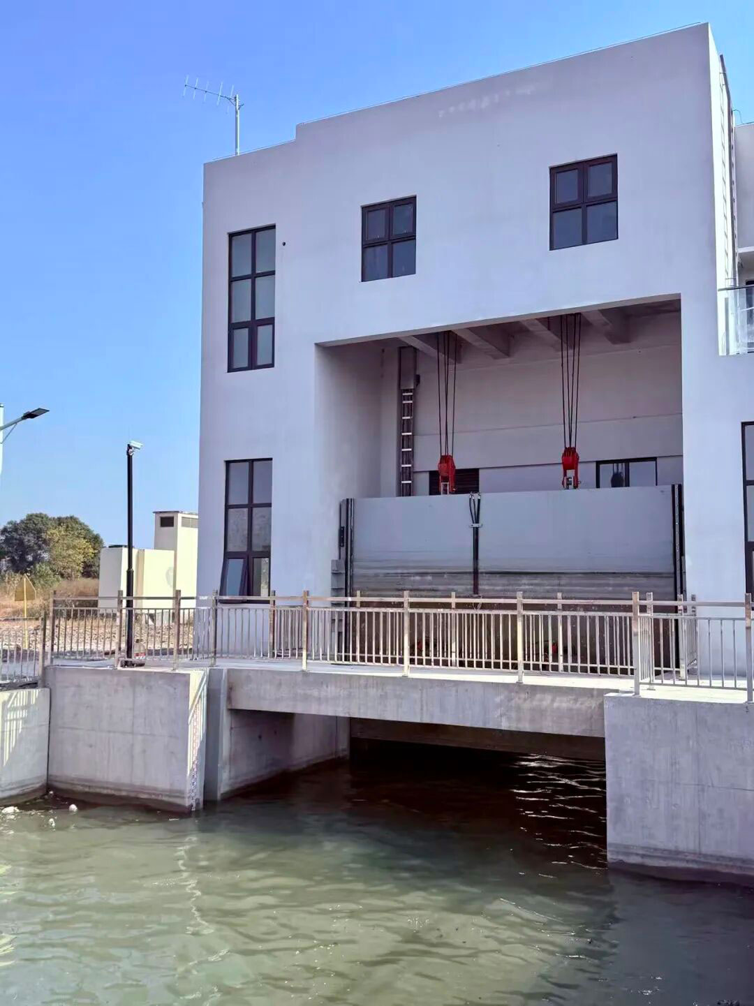上海松江南站大型居住社区高家厍西一体化泵闸项目-2